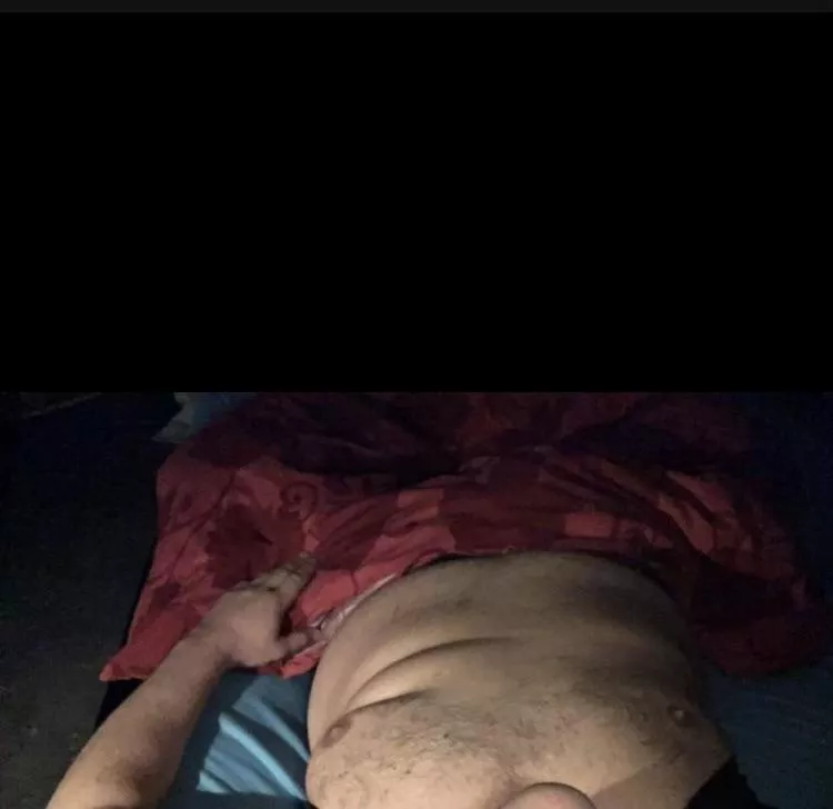 43 [M4F] German dad in a dead bedroom, alone at work. Quick fun anyone?