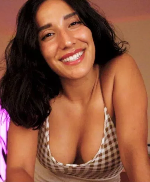 Anyone here love Wokies ASMR? She has such a motherly and nurturing demeanor, beautiful mommydom ☺️