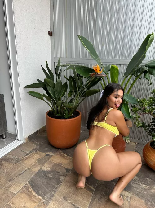 Are there older men here who will agree to taste my 18yo ass?