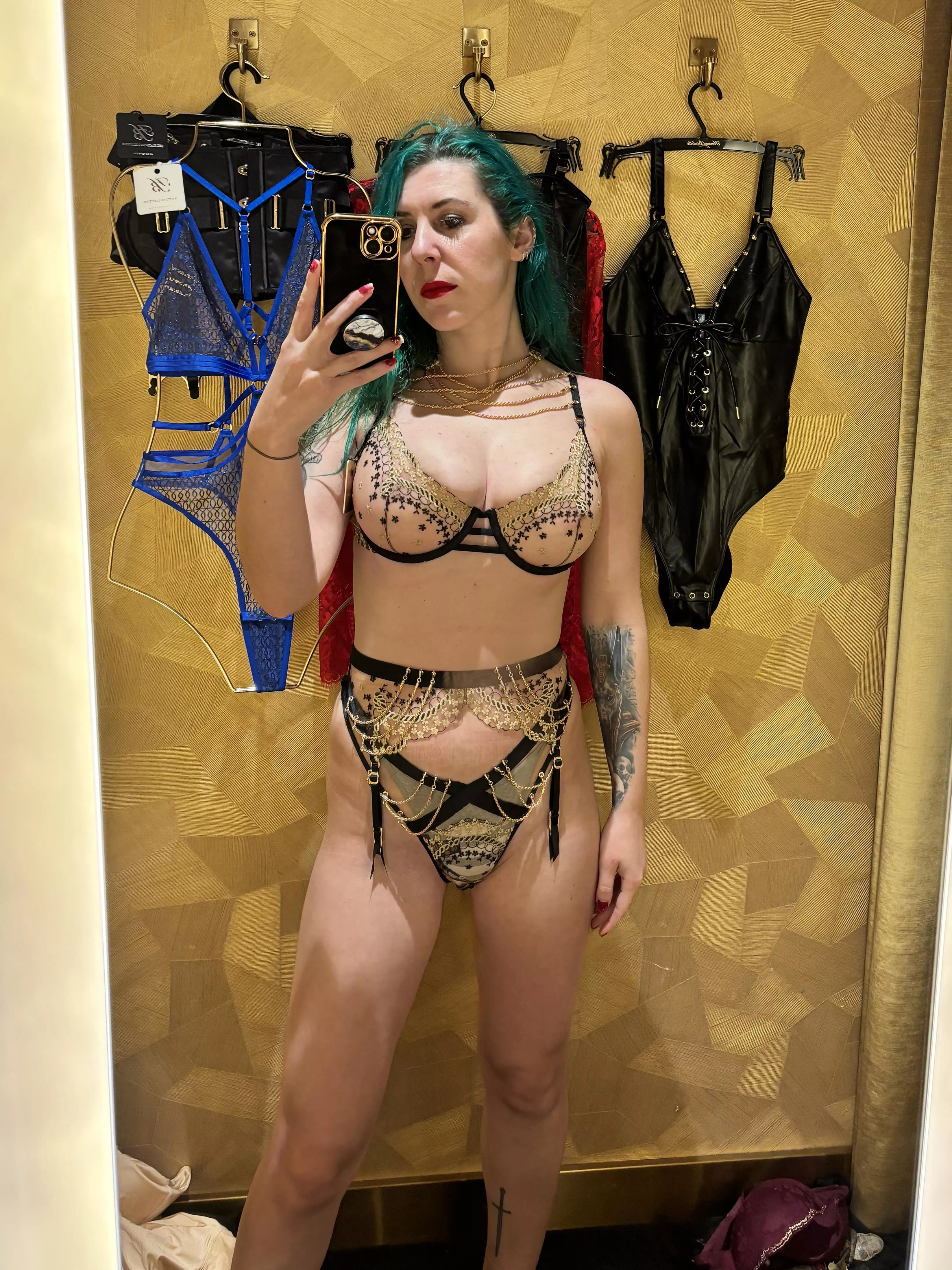 Black Friday Changing room