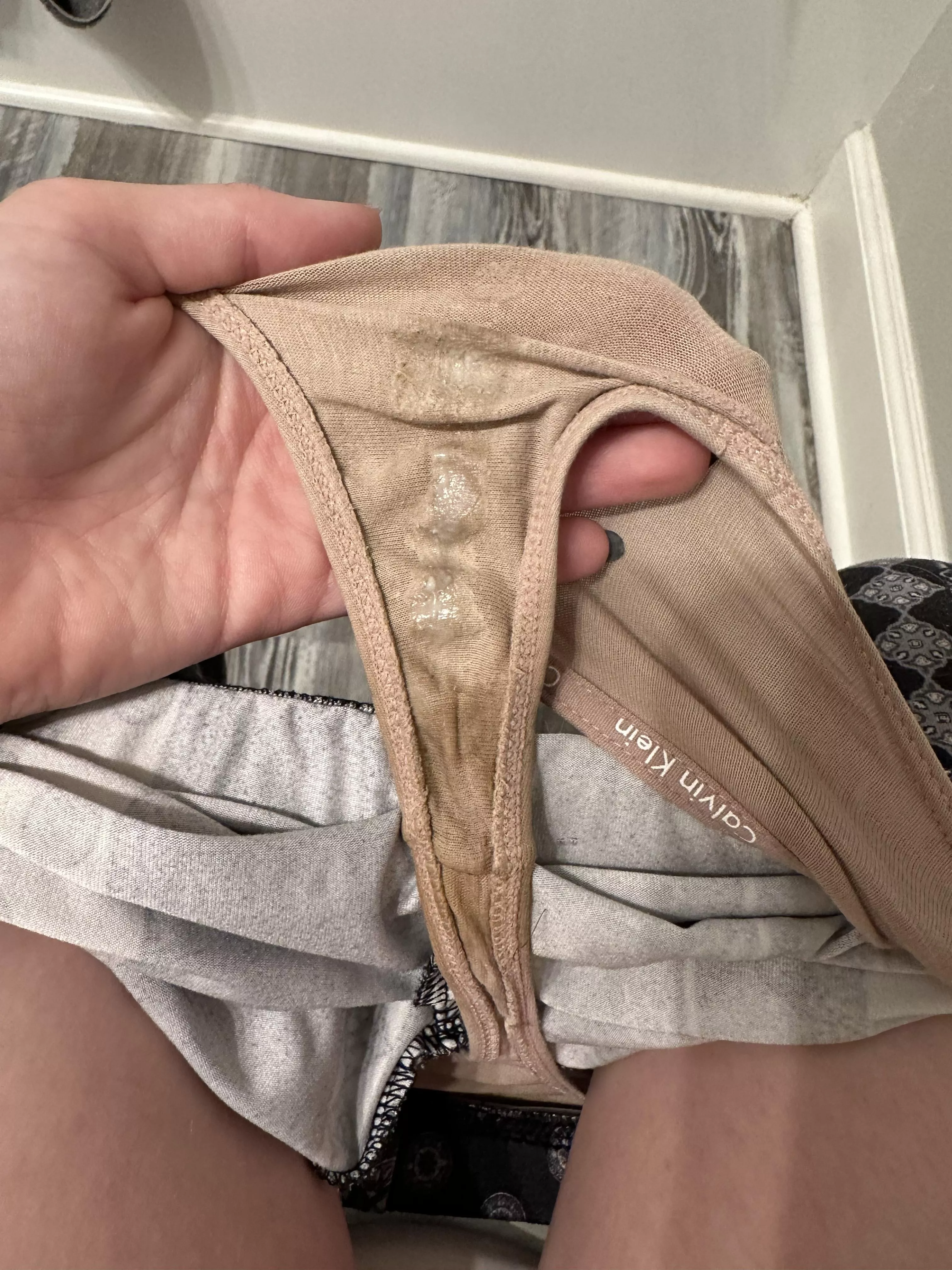 Dirty tan CK thong!