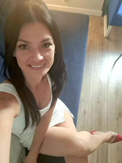 Do I look dateable for just one night? 😉 (F36)