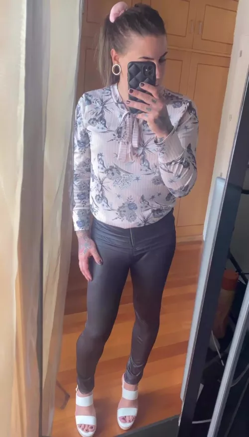 Executive tgirl 🩷