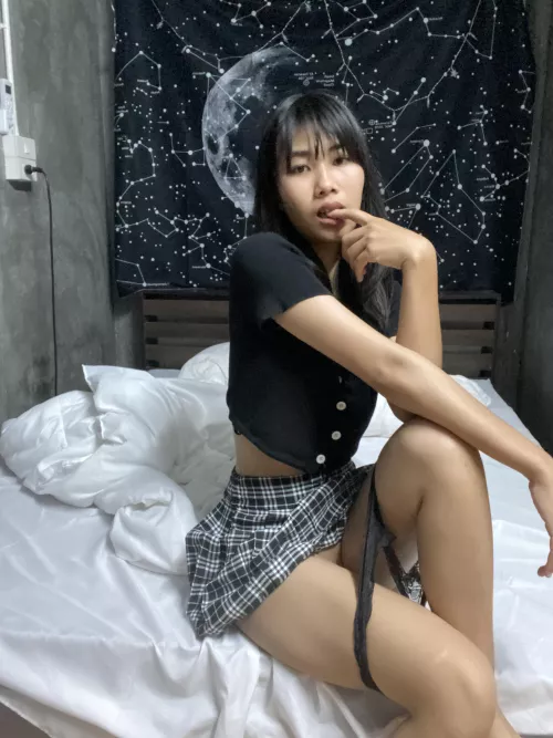 Hello im new here :) be nice to me :)