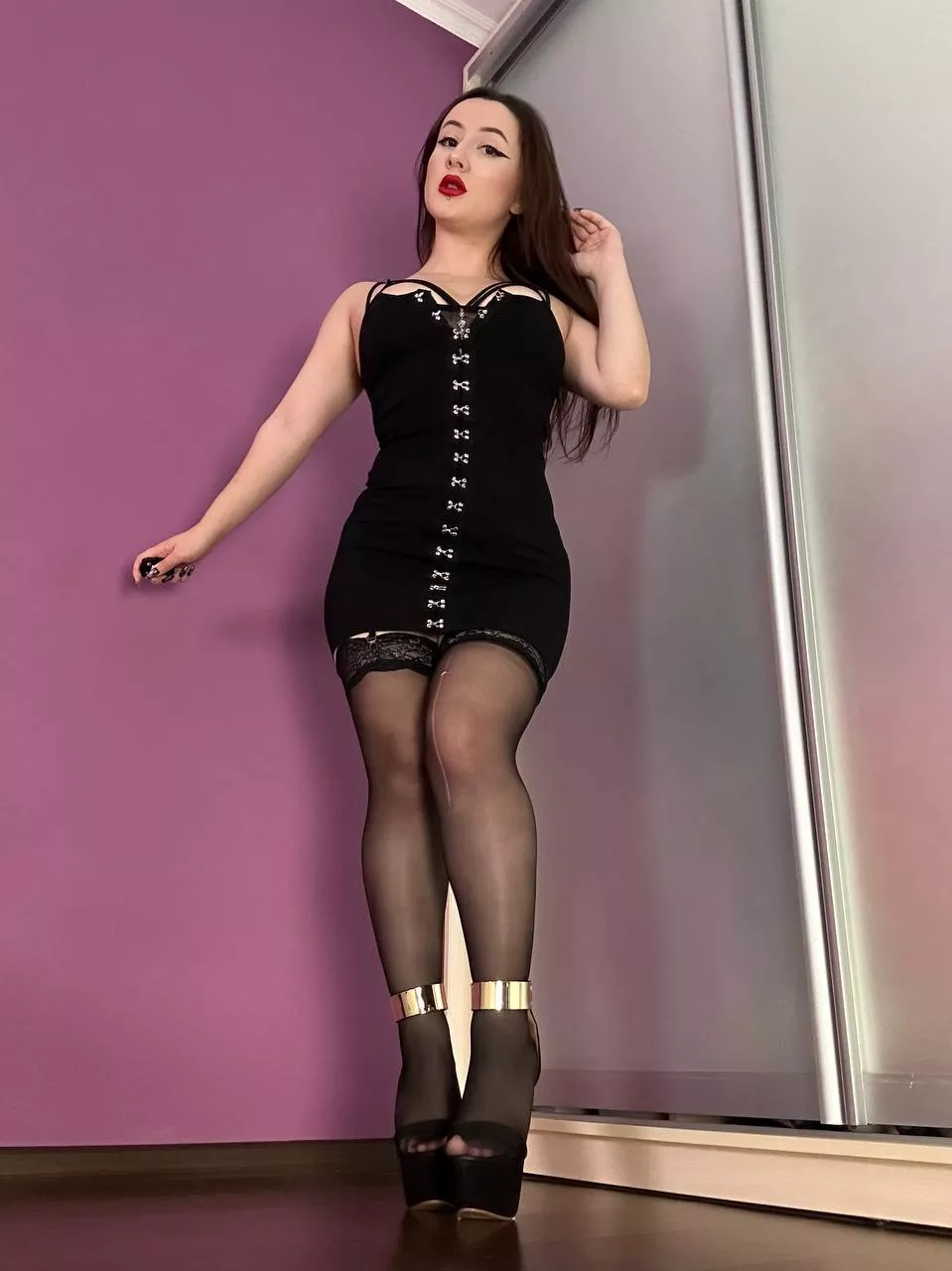 Horny and lonely. Can you get aroused?