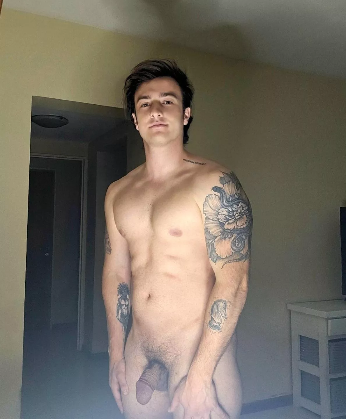 I need someone to get my thick softie hard😏