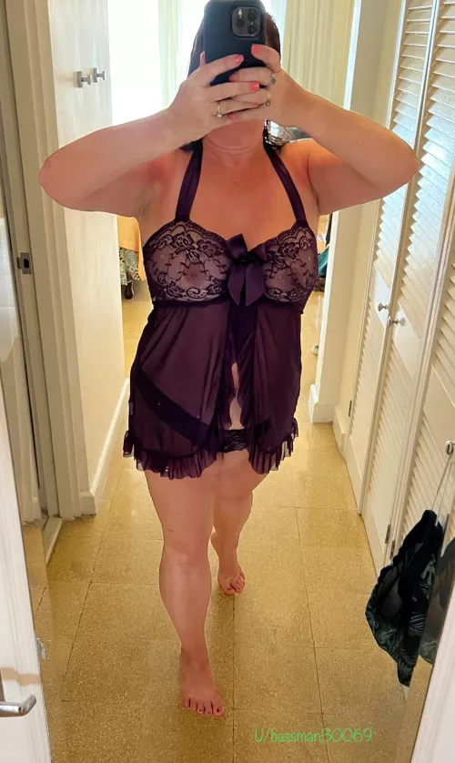 Just another mom doing my best to look sexy, no tattoos, no filters, just yours truly.