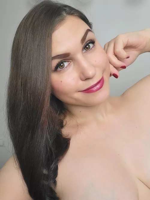 let's spend this weekend together 😘 streaming right now on @chaturbate [tiny_hat]