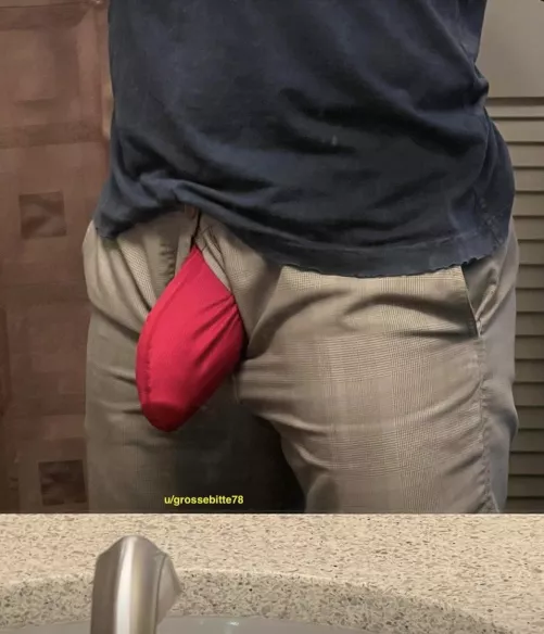 Let's start a new fashion trend with bulges on the outside!