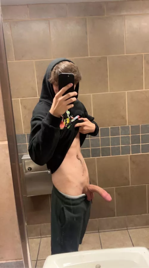 Meet me in the bathroom?