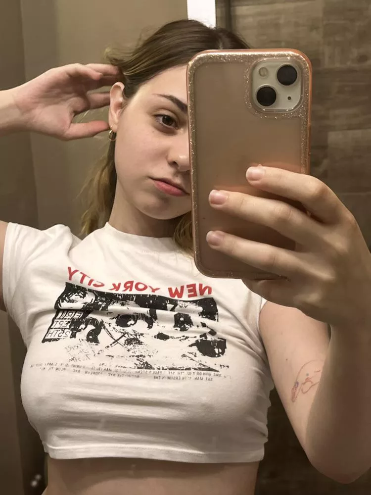 My eyes are up here!