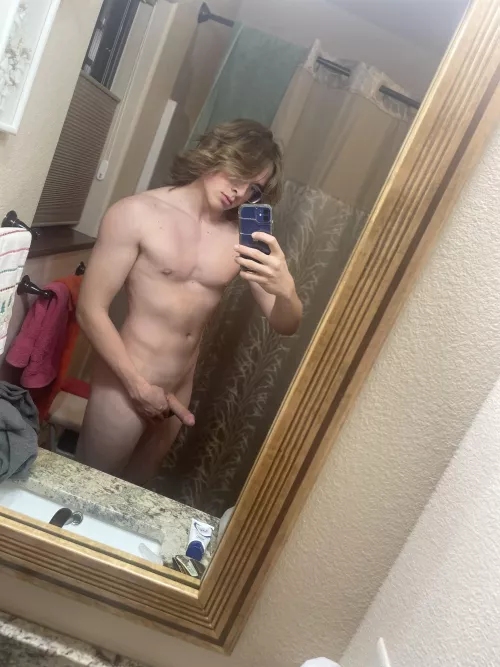 Say “hi” if u wanna ride my cock
