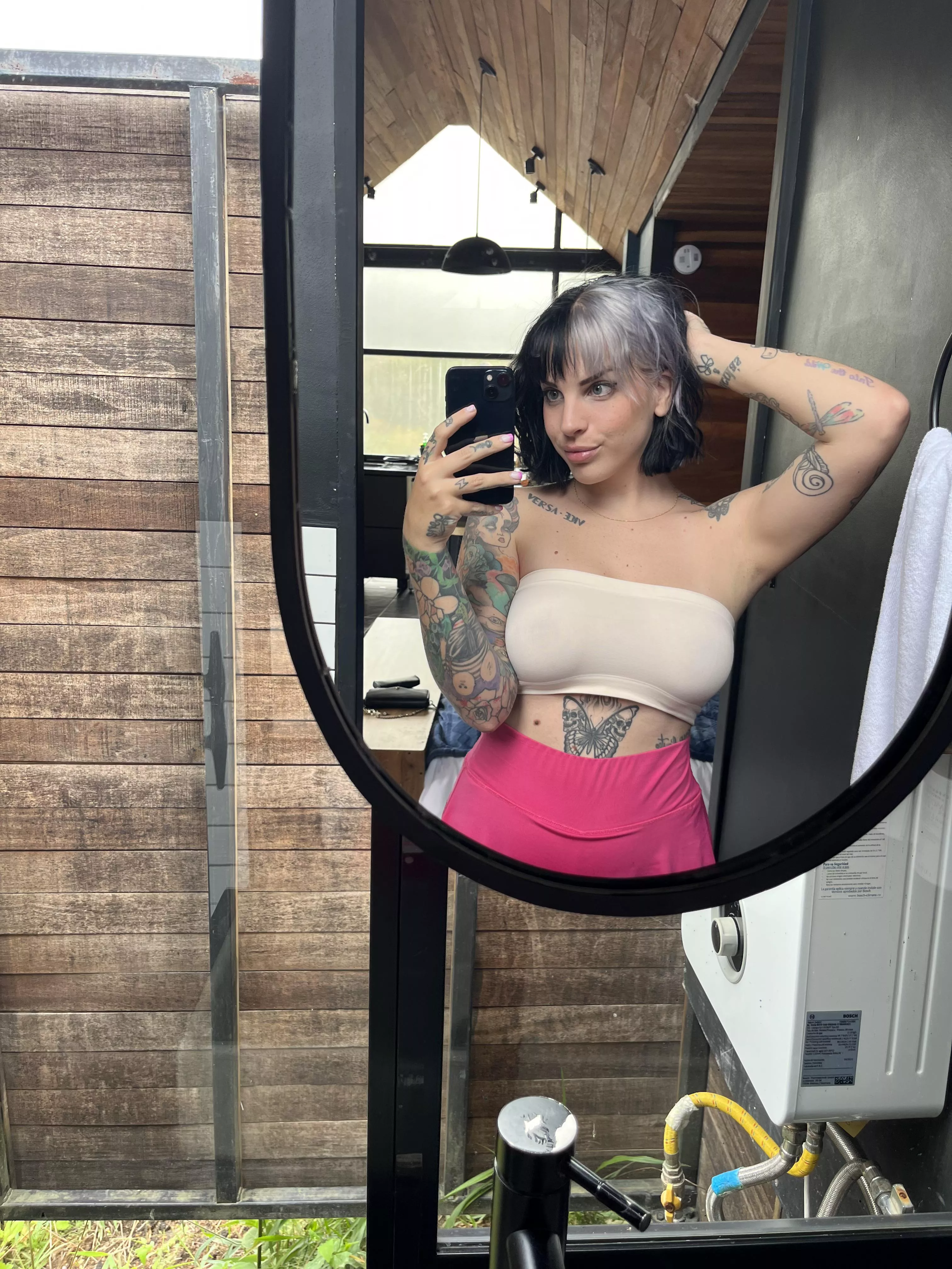 Short and curly? Or better straight ?