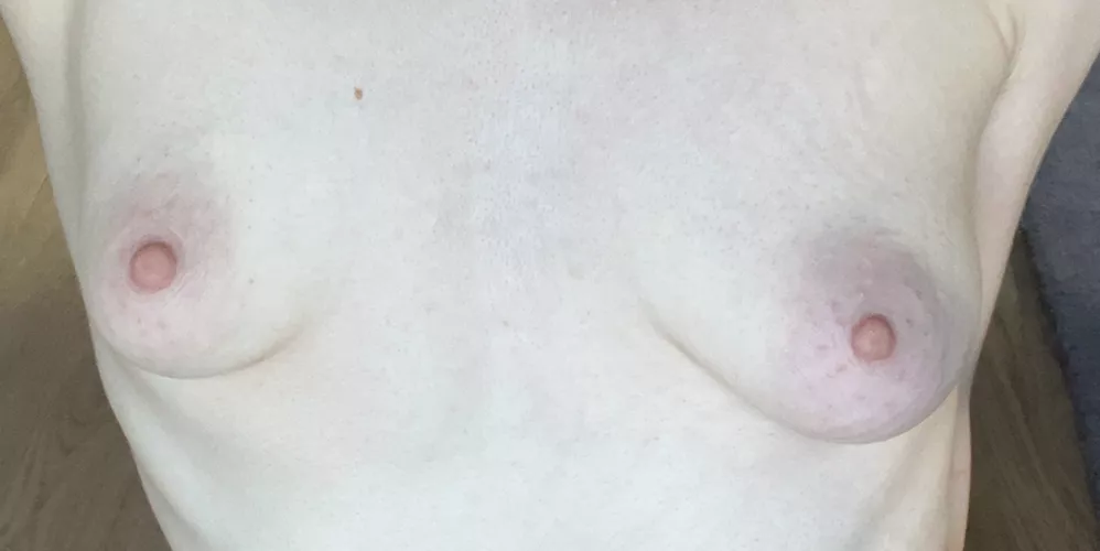 Small boobs with areolas are like lollipops, they're small but they make a lot of fun 😏