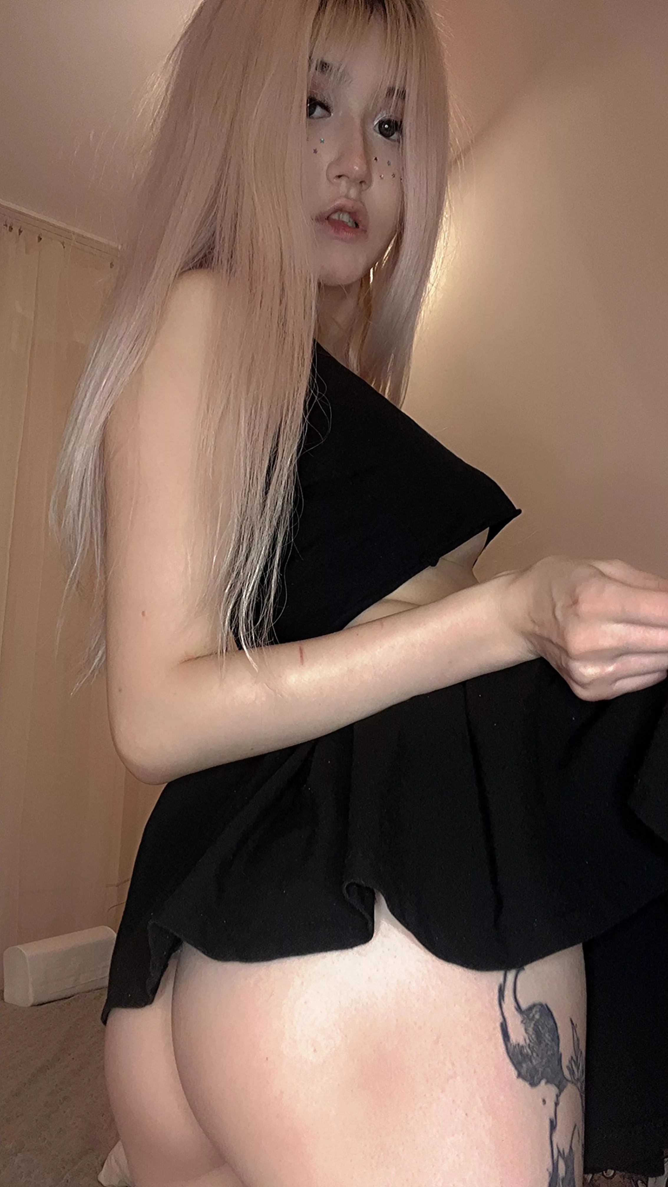 The skirt was not the right size, but that's okay, I can walk around in that too, I hope the boys will appreciate it