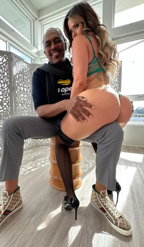 The ultimate cuckhold.. Dredd!!! Can you believe I got to go see him.. I bet you’d be gagging to watch us fuck hard.. all you could do is sit in the corner and watch HHAHA