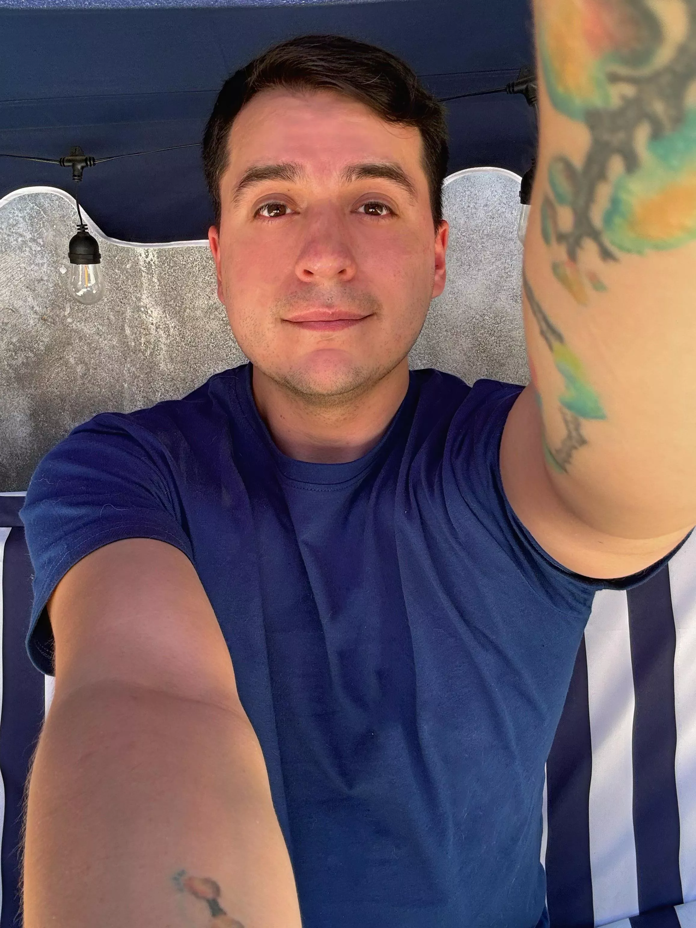 This fella wish you a great week