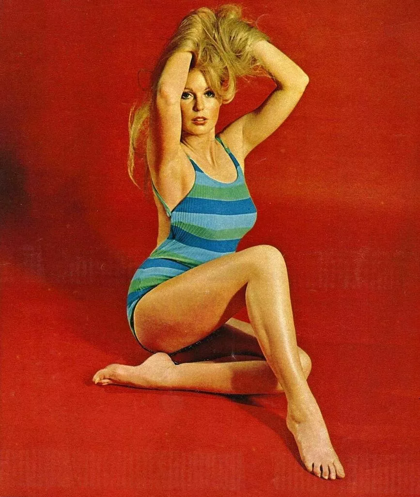 Veronica Carlson (1969)