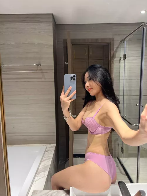 would you let me send you selfies like this while your at work?