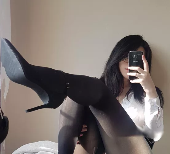 You need an Asian Hottie to warm up your day ;) [aud] [dom] [gfe] [sext] [pss] [prd] [pic] [rate] [vid] [oth]
