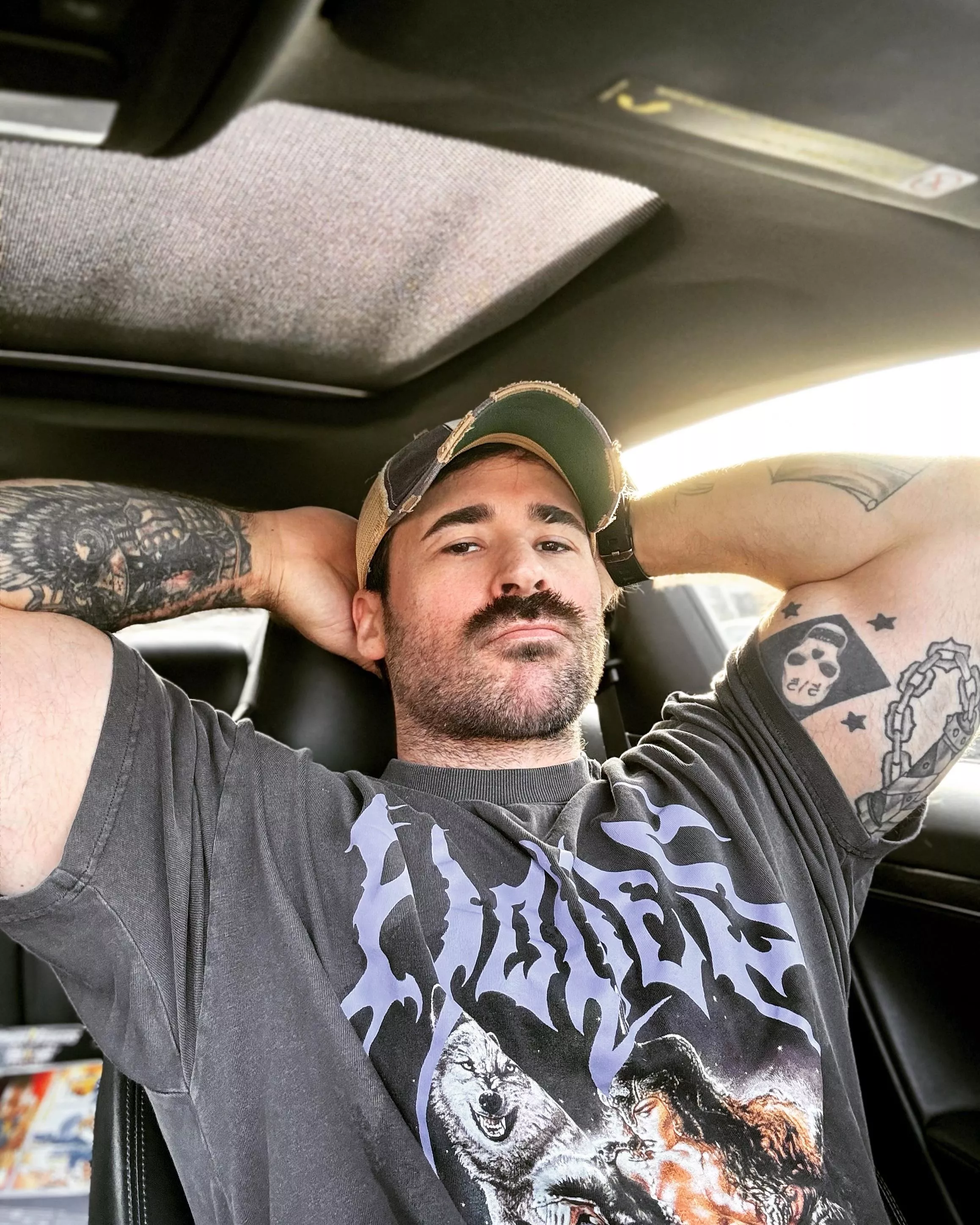 About to get these pits sweaty