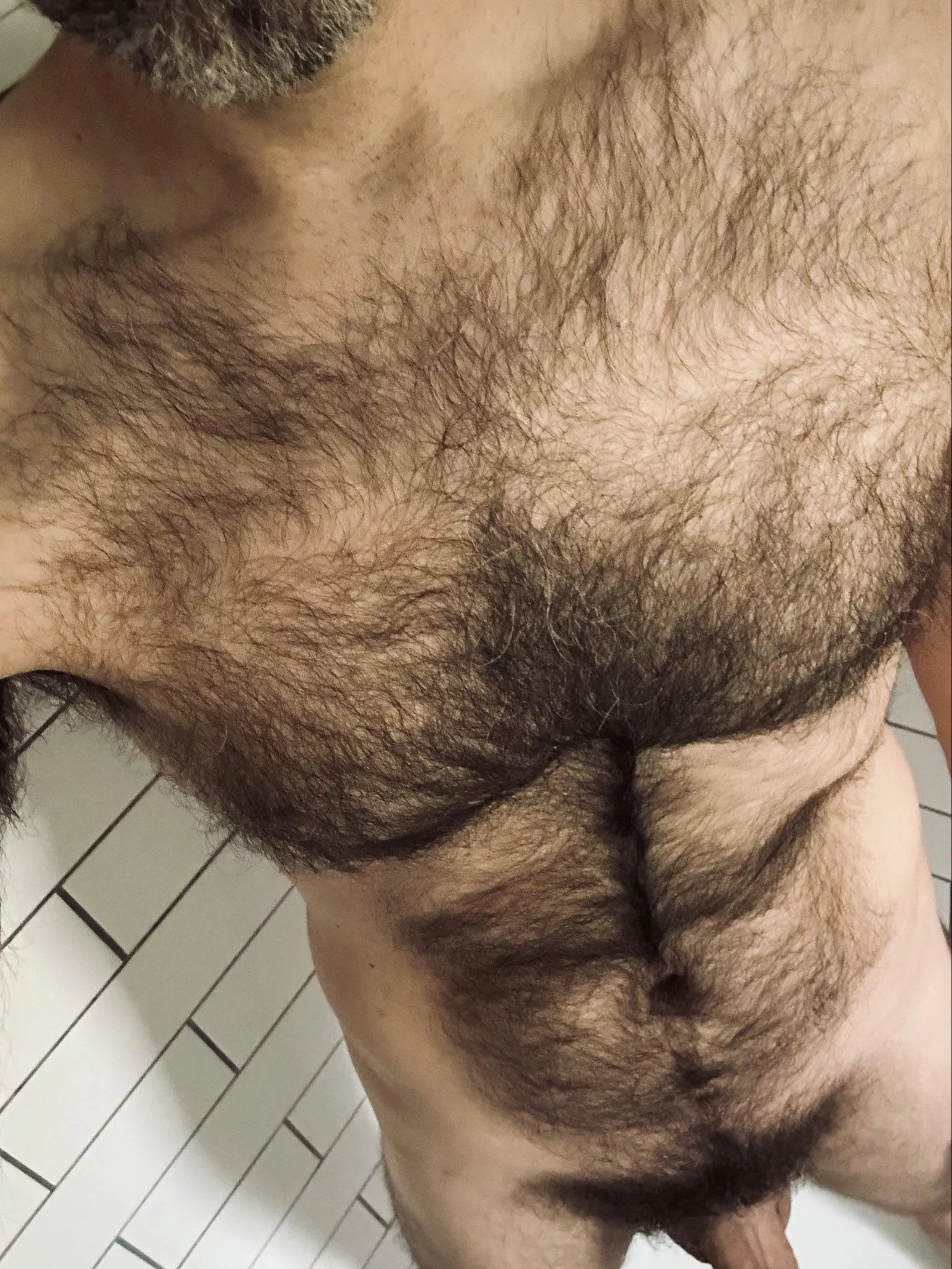 Another gym shower selfie. So original.