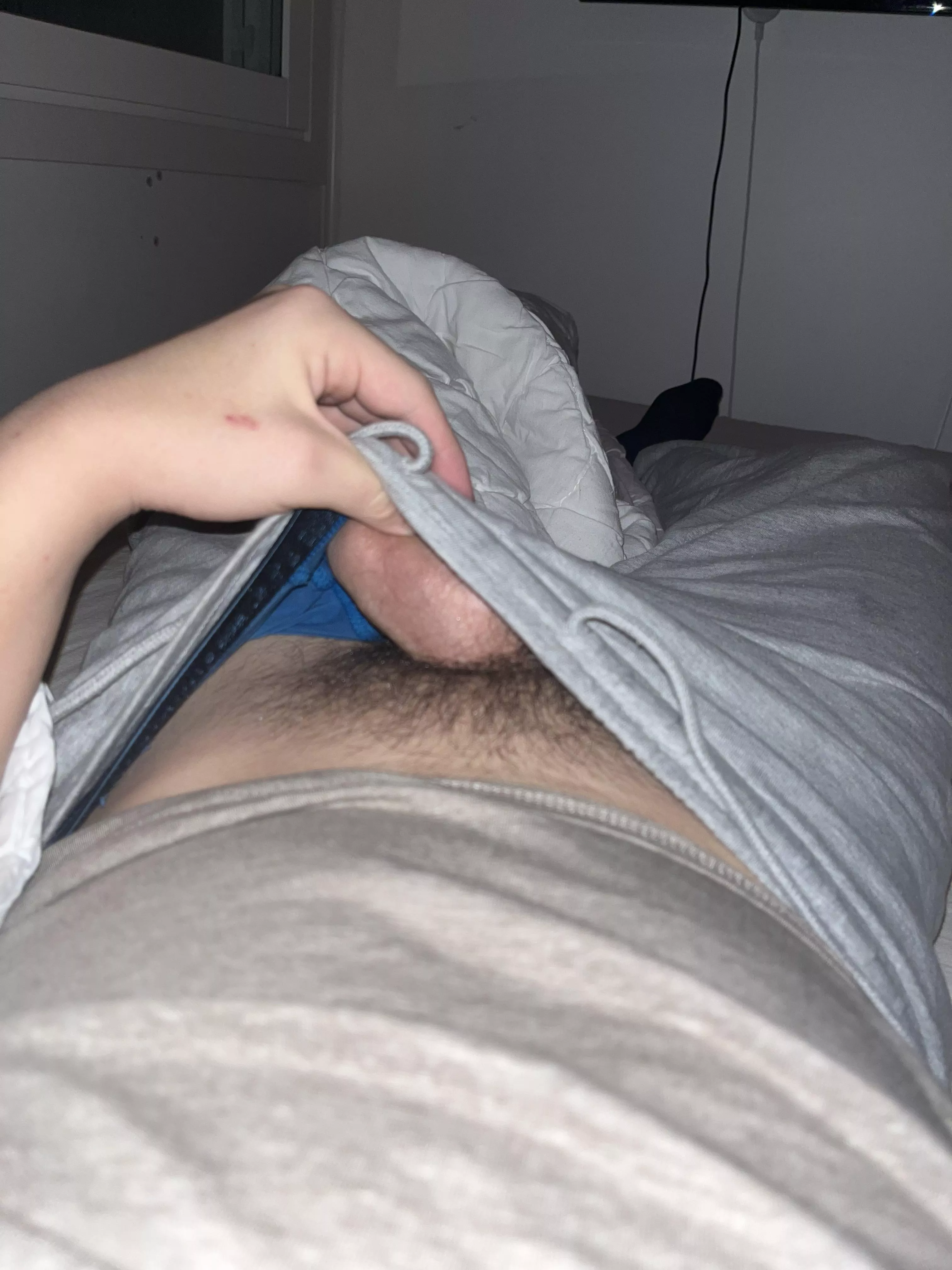 Anyone else love the smell of your underwear where your sweaty cock has been?🤤