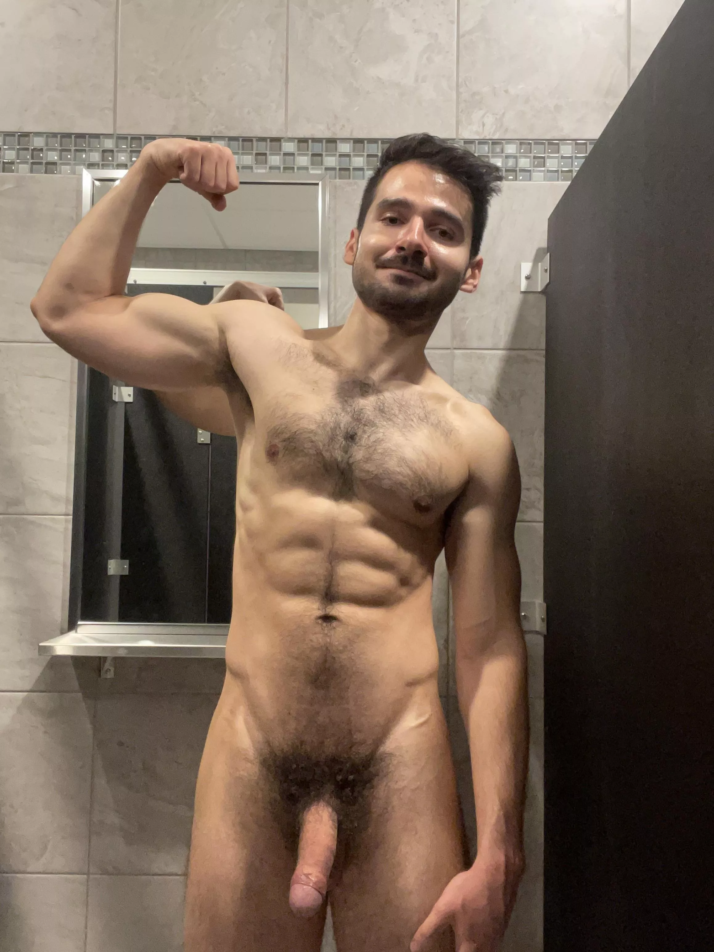 Back at the gym for the first time in 2 weeks… I feel great