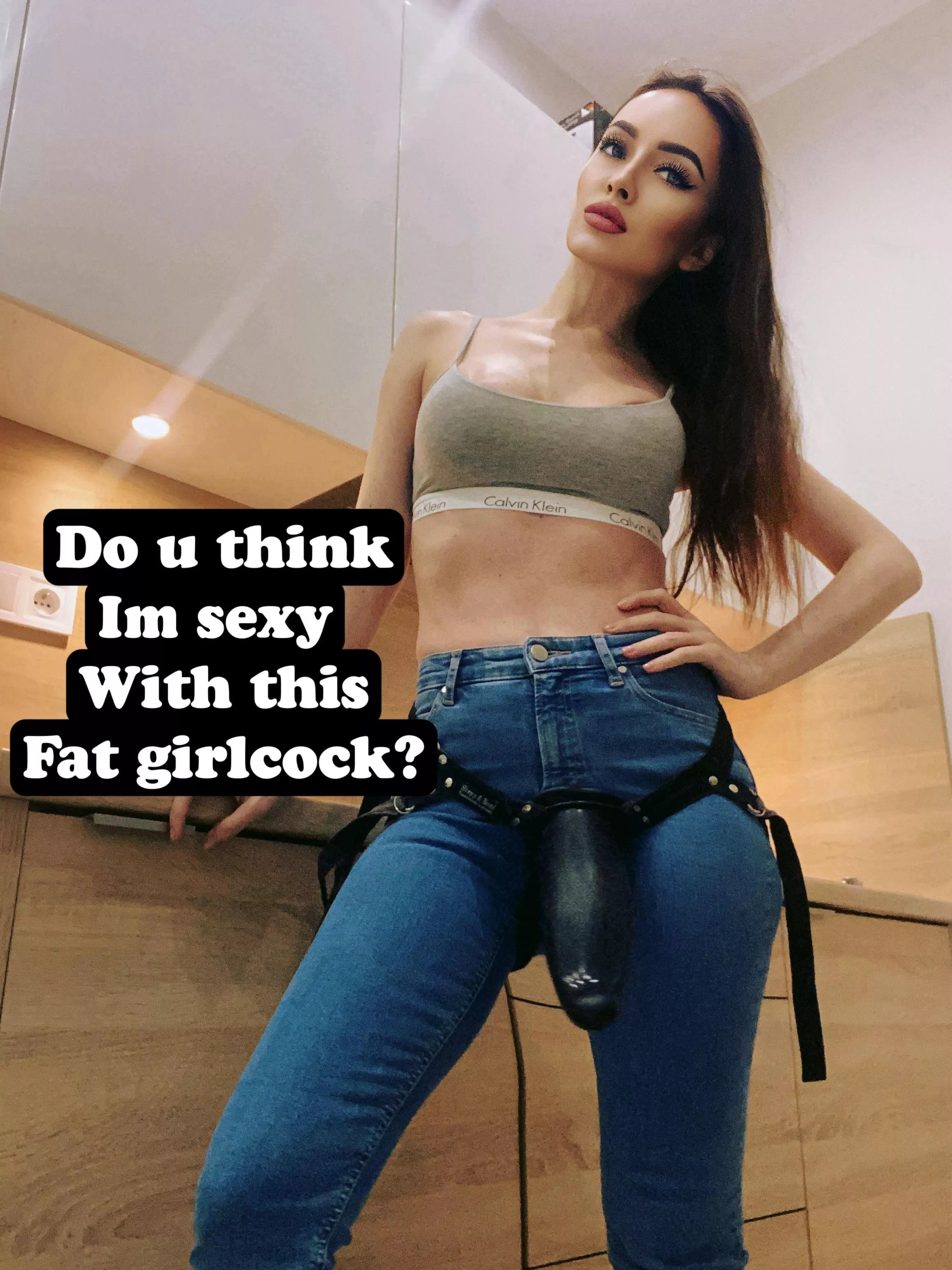 Do u think Im sexy With this Fat girlcock?
