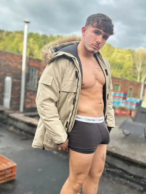 Do you like my bulge? 🤔?