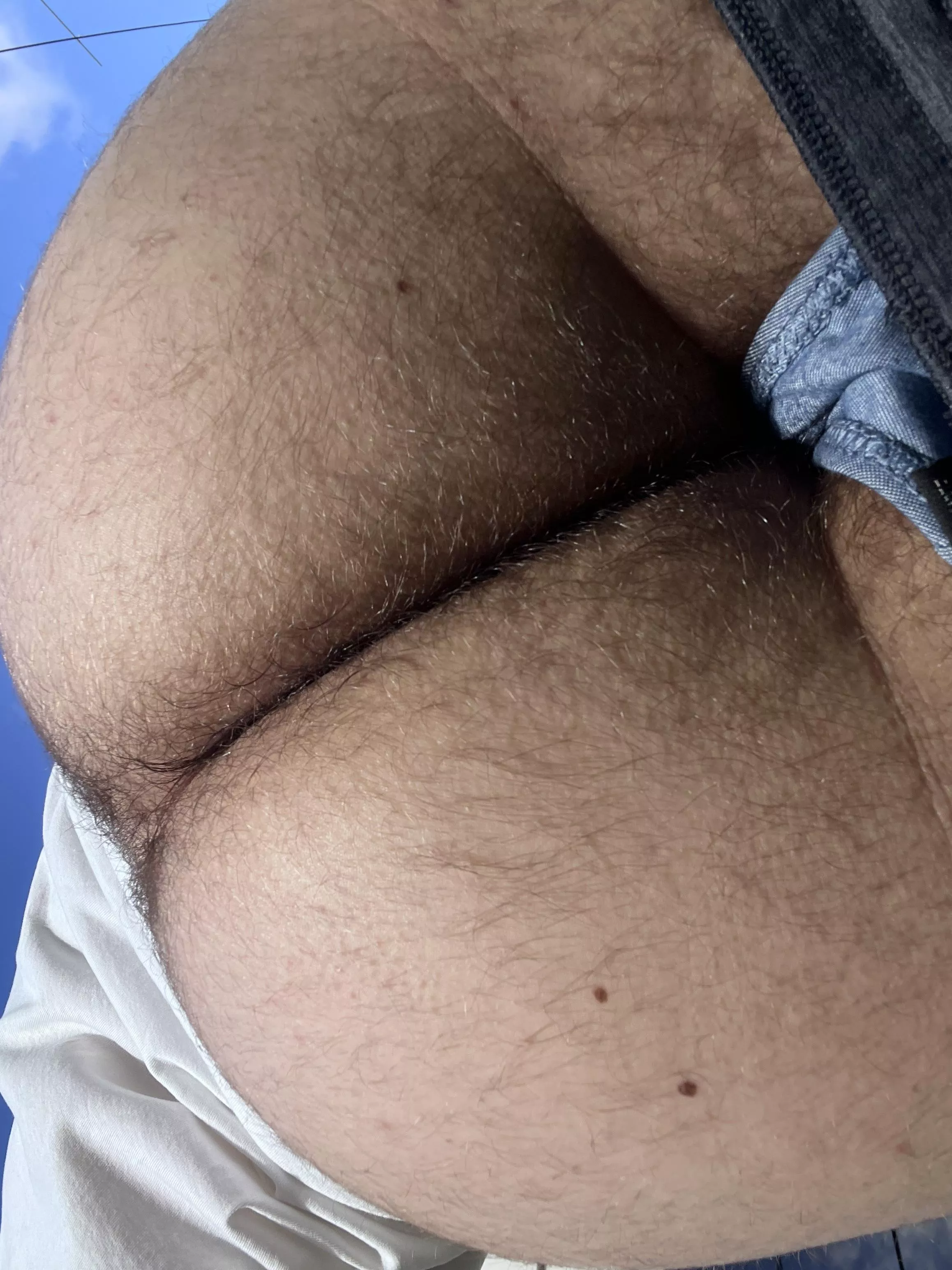 hope yall enjoy my hairy butt