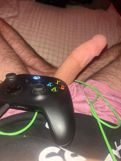 horny and gaming 20 yo