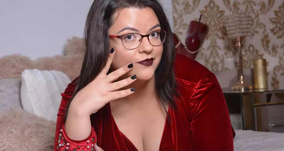 I hear you crave to edge so hard mmmm, I wanna guide you as I mesmerize you with my perfection! [dom], [fet], [sext], [cam], [aud], [rate] complete menu below