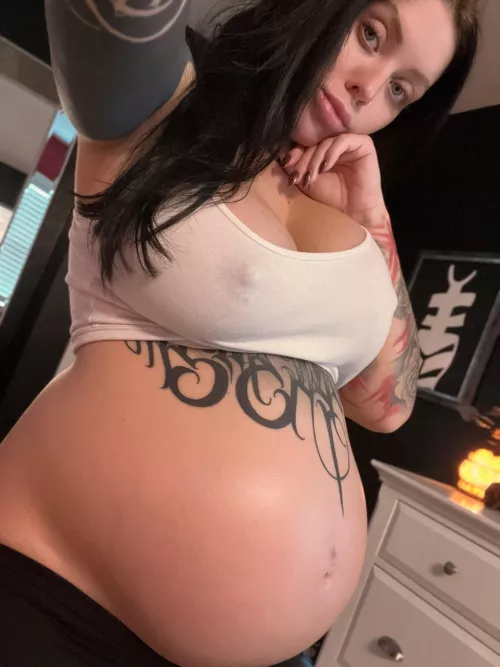 I love oiling my belly first thing in the morning. Would you lube it with your cum?