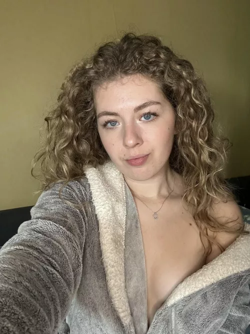 let me tease you a bit 🖤 OnlyFans in the comments! 💙