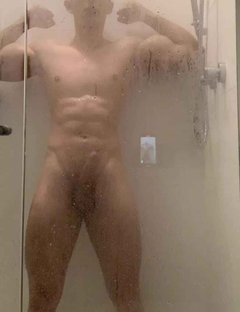 Lets take a shower together 😈💦