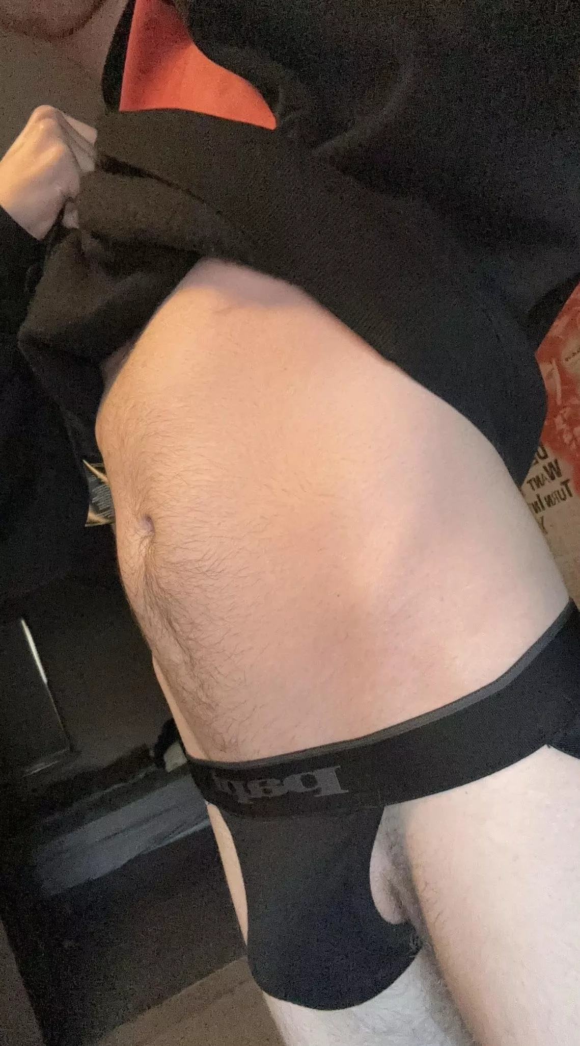 look who’s packin🥵 (hmu)