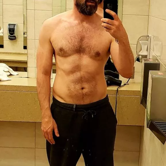 Mild gym selfie (48)