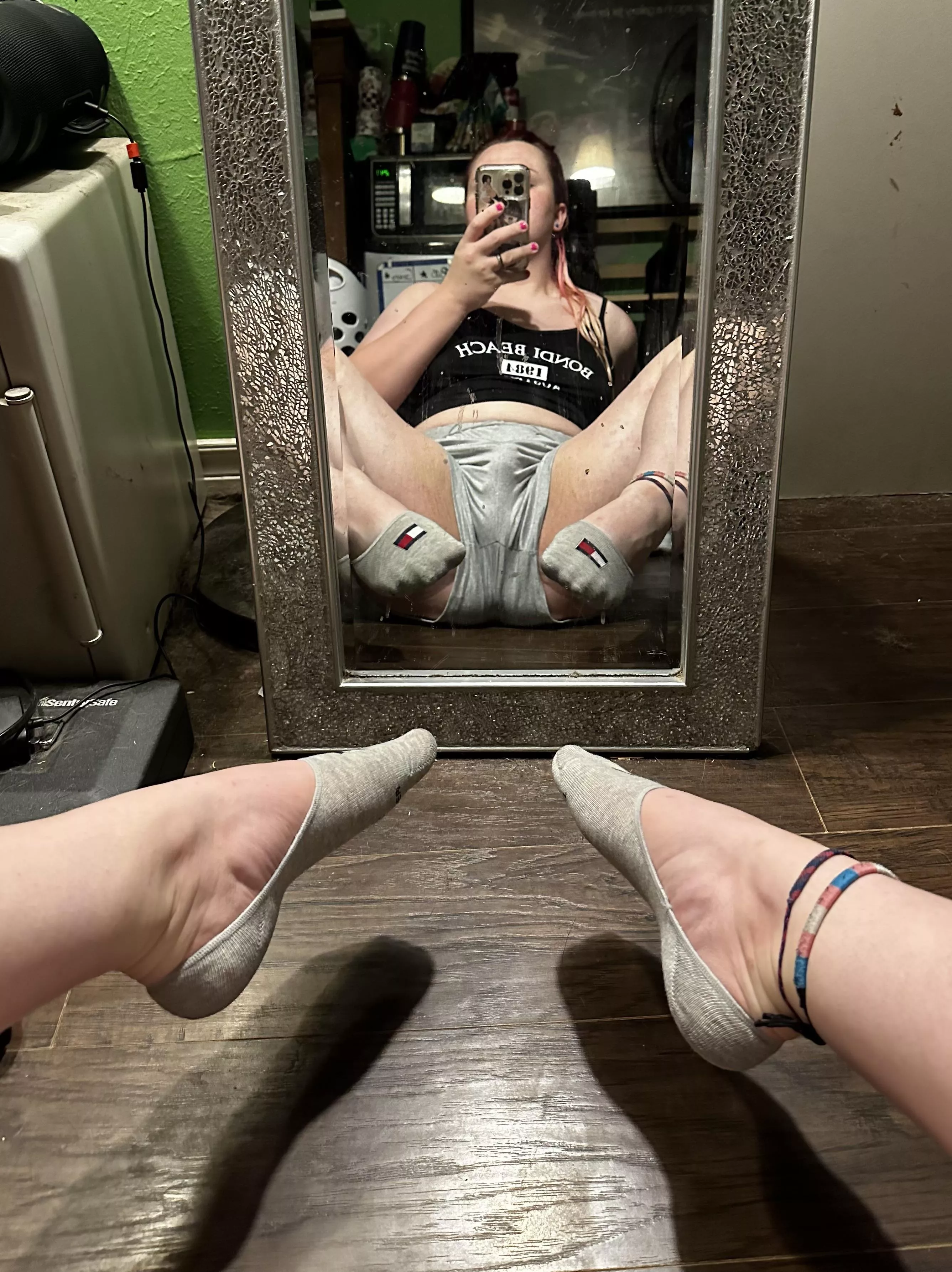 Should I make a feet finder account?🦶🤔