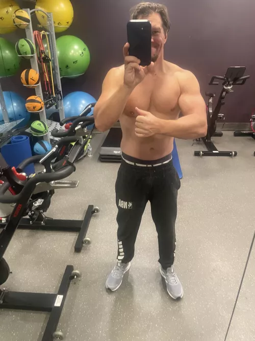 Solo(46) session in the building gym