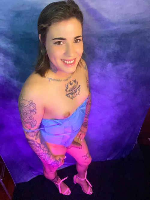 The happy face of someone who is feeling beautiful and sexy 🩵😻