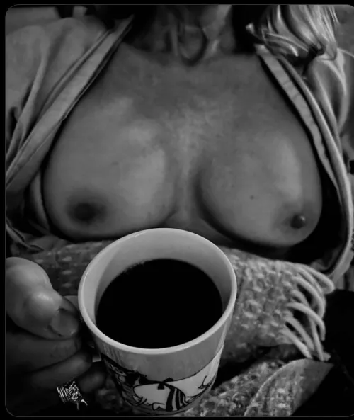 Waking up in a cold summerhouse ☕️