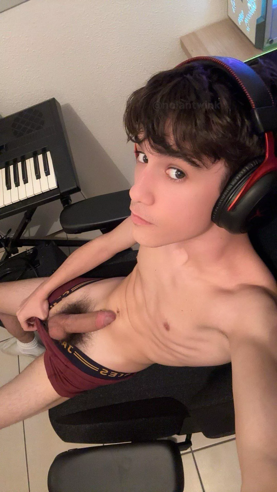 wanna play games with this twink?
