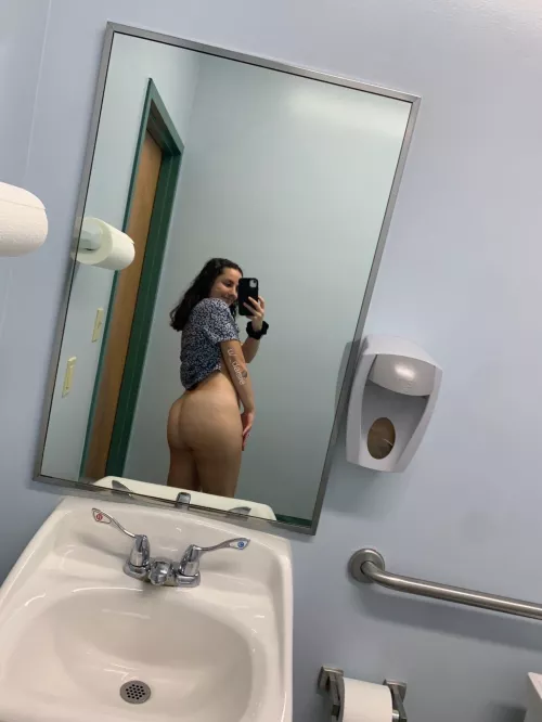 wanna stick around for overtime with a cute vet tech?