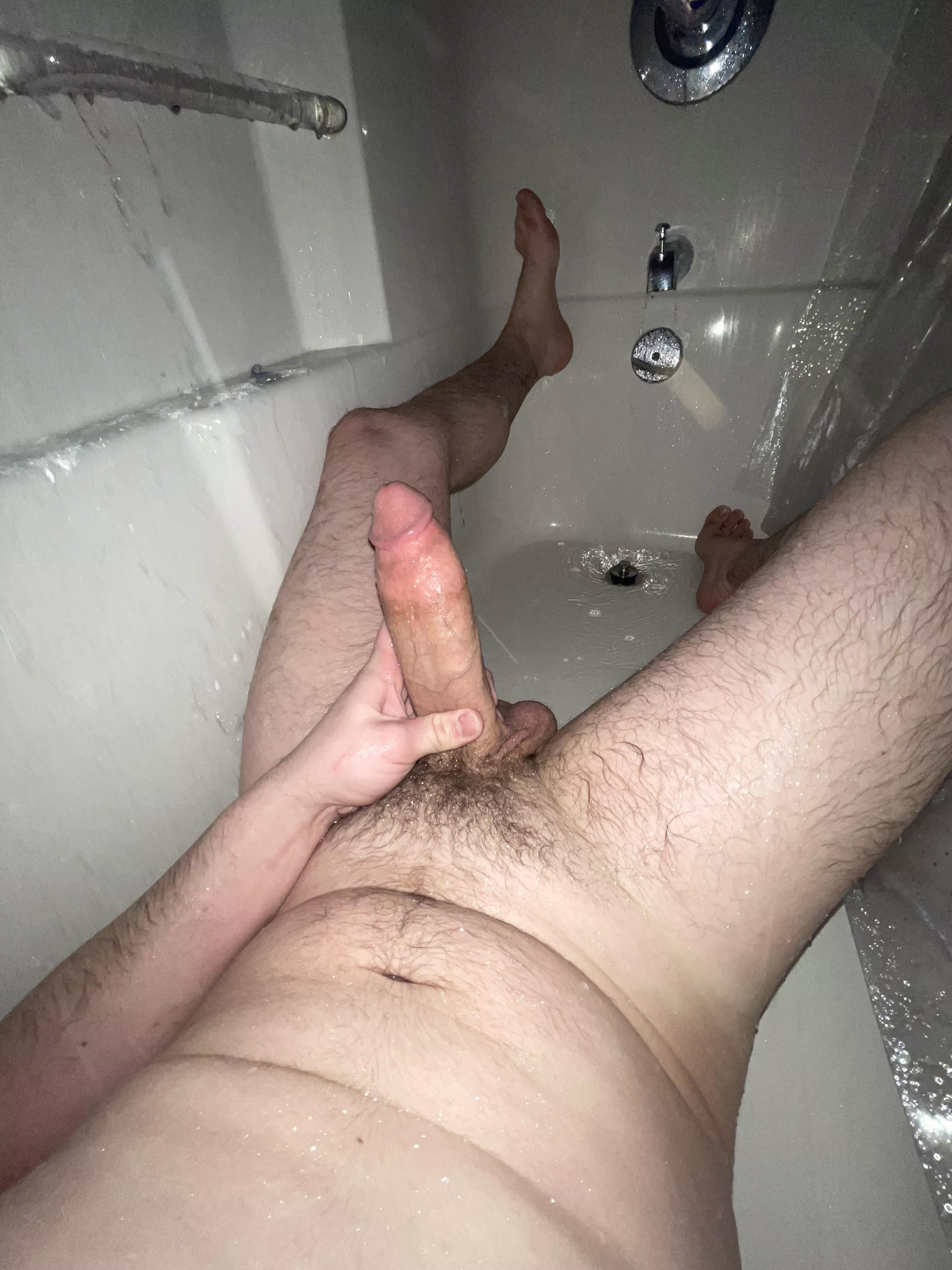 Zoom x0.5 cock in the shower