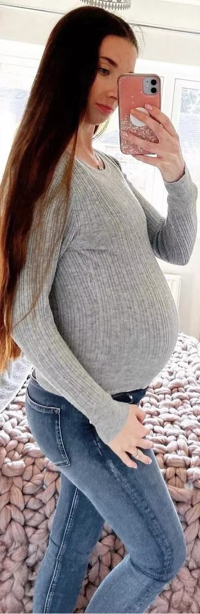 24 weeks pregnant. Dm me