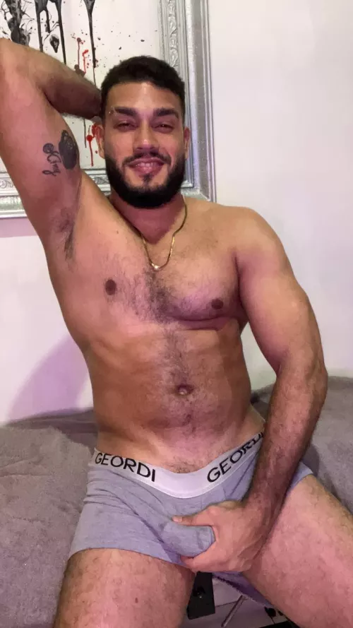 About to get these pits sweaty