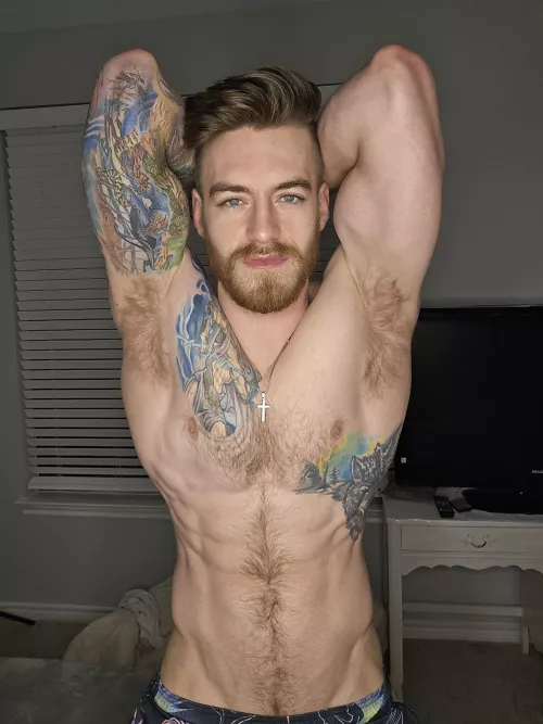 Come on, time to sniff daddy’s pits. 😛🐽