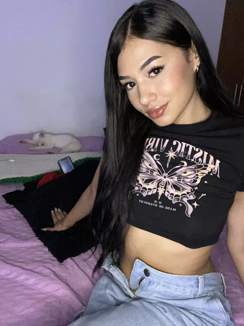 Crop top and jeans are the perfect match for me