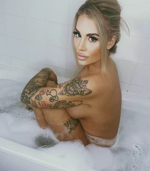 Do you prefer your blondes innocent or slutty?